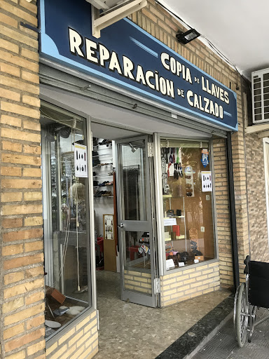 Copia de llaves y repacion de calzado