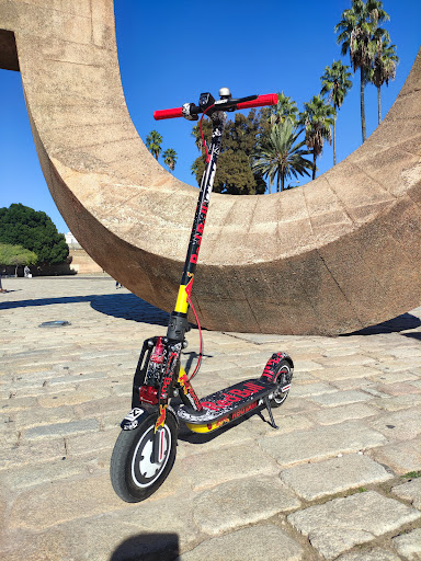 Tienda - Taller de patinetes eléctricos en Sevilla Moviraider Macarena