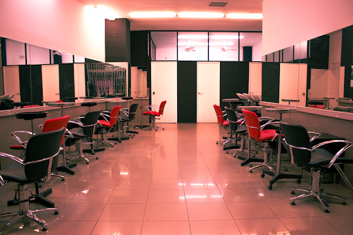 Academia Quality Center de Peluquería y Estética