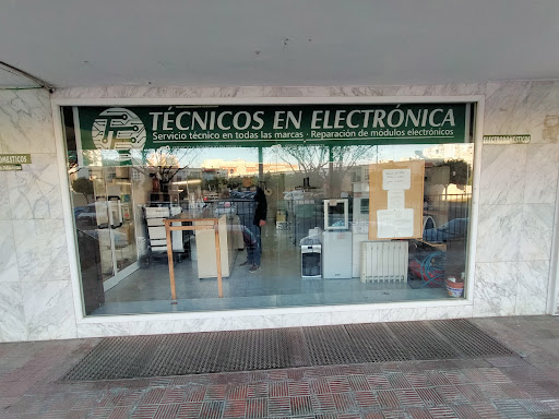 Técnicos en Electrónica