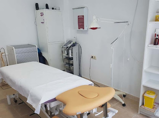 Centro de Fisioterapia y Estetica CEFYES