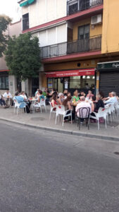 Restaurante y bar reencuentro latino