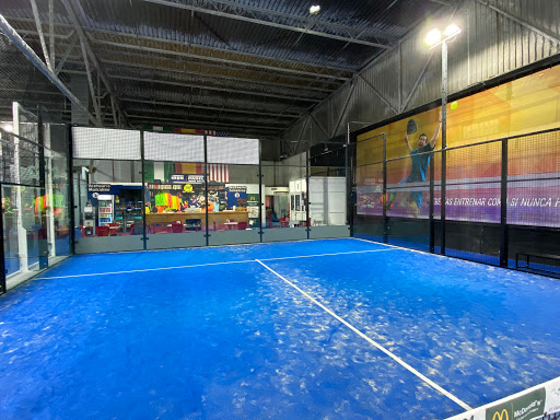 IRON PADEL INDOOR SEVILLA