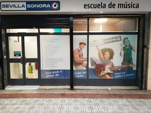 CLASES DE GUITARRA, CANTO, PIANO - SEVILLA SONORA